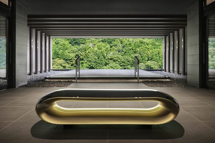 アートと自然が融合したような展望テラス。